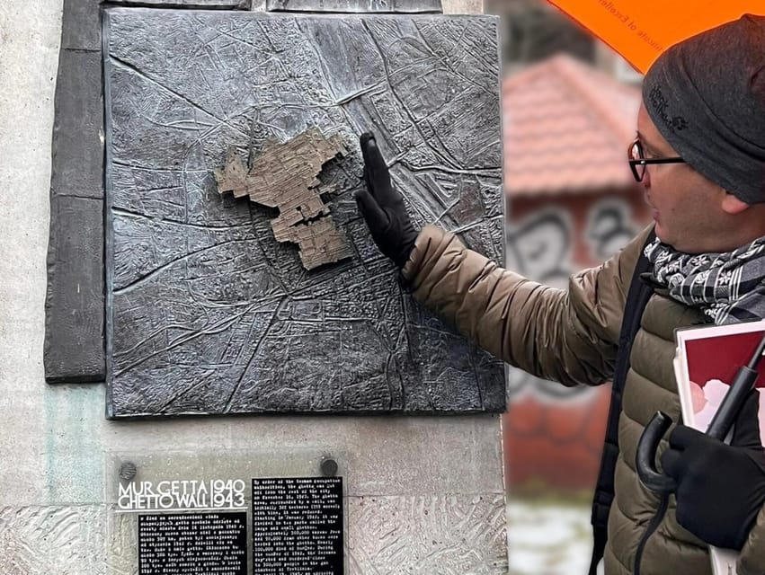 World War 2 in Warsaw walking tour in English - Pace, weather, and access