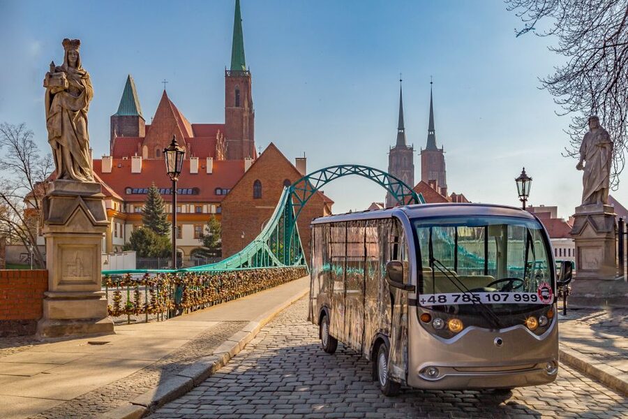 Wroclaw: 2-Hour Private Guided Tour by Electric Car - Why an electric car works well in Wroclaw