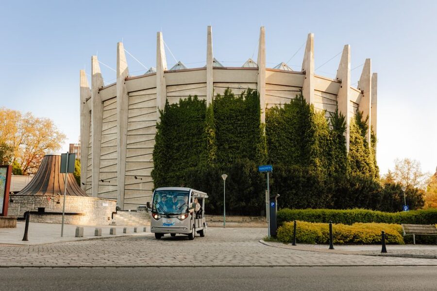 Wroclaw: 2-Hour Private Guided Tour by Electric Car - Botanical Gardens and the wider city view