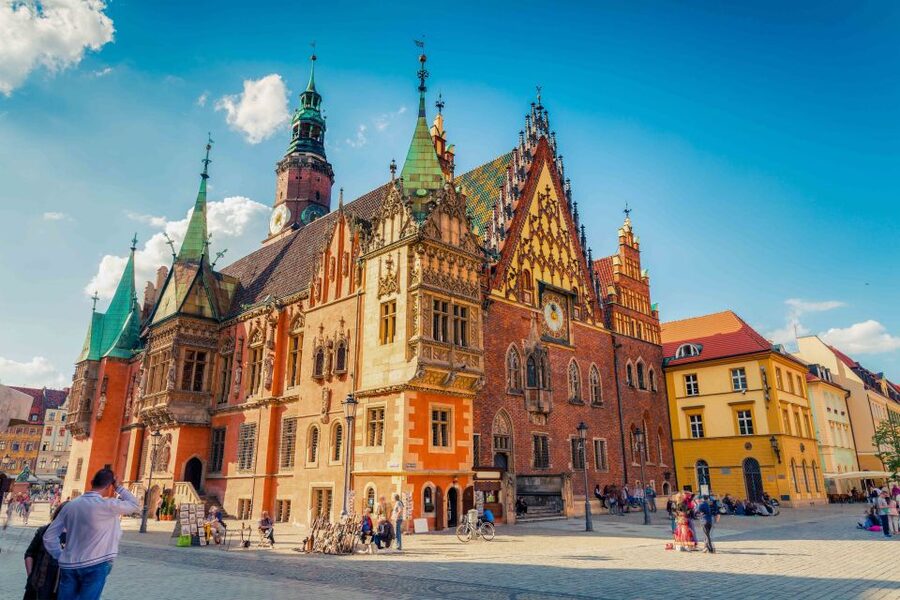 Wroclaw: 2-Hour Private Guided Tour by Electric Car - Winter comfort and rainy-day limits