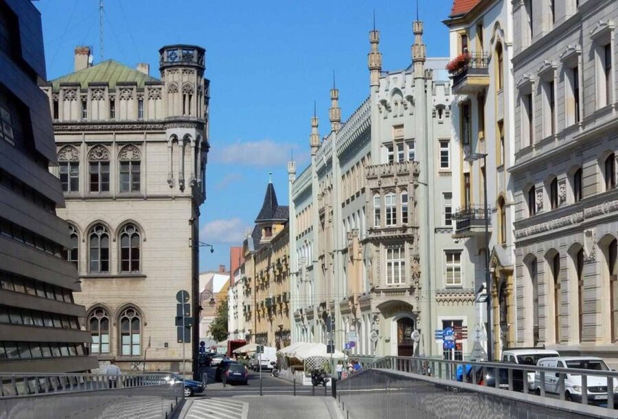Wrocław: Boat Cruise with licensed guide only for your group - Finishing on Ostrów Tumski
