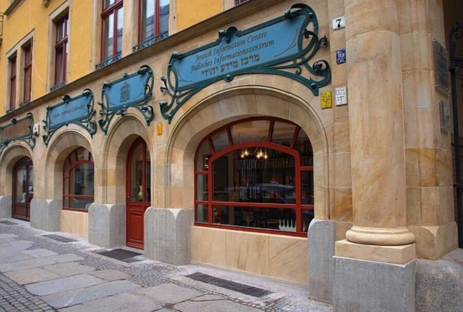 Wrocław: Boat Cruise with licensed guide only for your group - What $273 means for your group