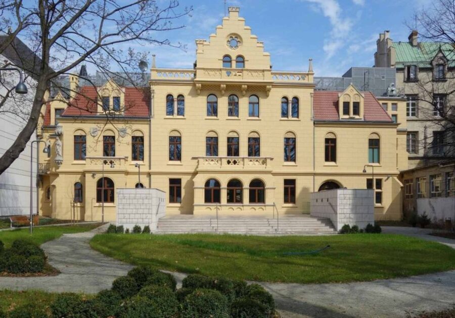 Wrocław: Boat Cruise with licensed guide only for your group - Should you book the Oder cruise?