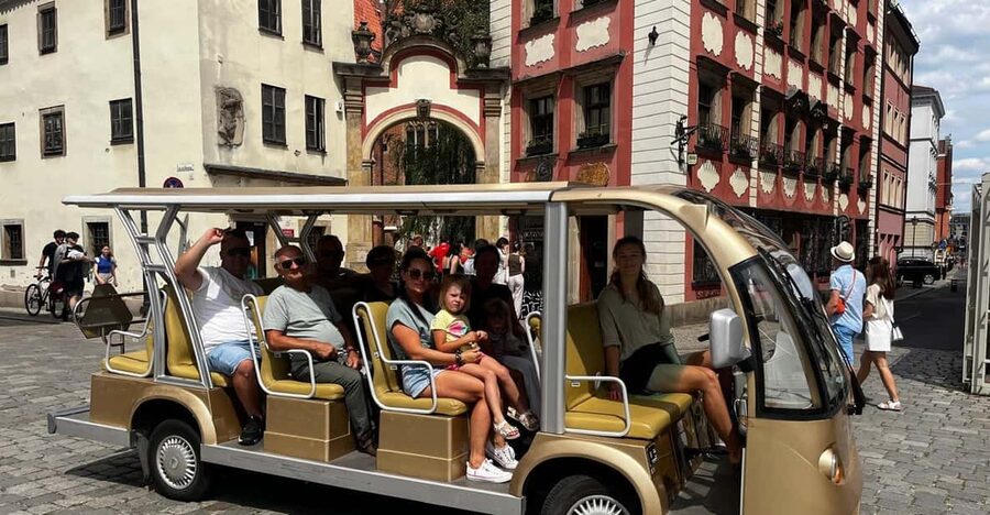 Wroclaw: City Tour Sightseeing By Golf Cart Shared Or Privat - Crossing the river toward Sand Island and Cathedral Island