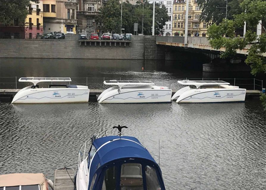 Wroclaw: City Walk and Cruise by Luxury Solar Catamaran - What the guide adds to the experience