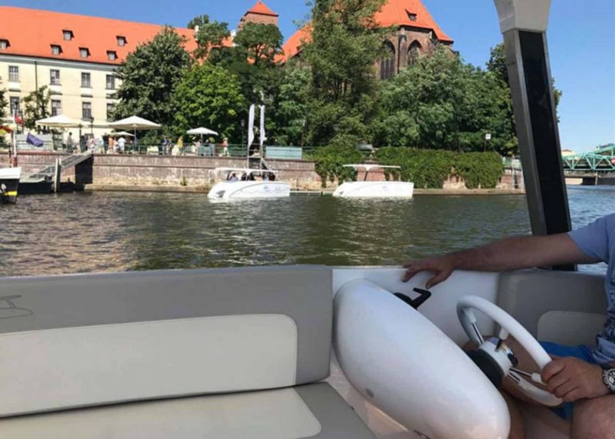 Wroclaw: City Walk and Cruise by Luxury Solar Catamaran - Cathedral views before the boat ride