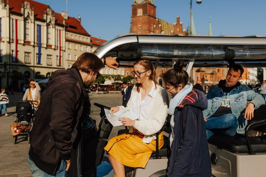 Wroclaw: E-Car Tour and Audio Guide - Who should book this tour?