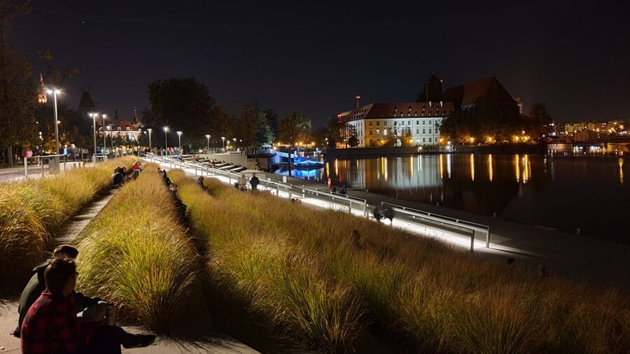 Wroclaw: Guided City Night Tour (2 hours) - Who should book this night walk