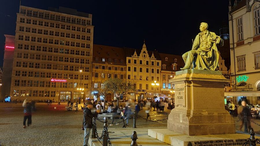 Wroclaw: Guided City Night Tour (2 hours) - Sand Bridge, Sand Island, and the river