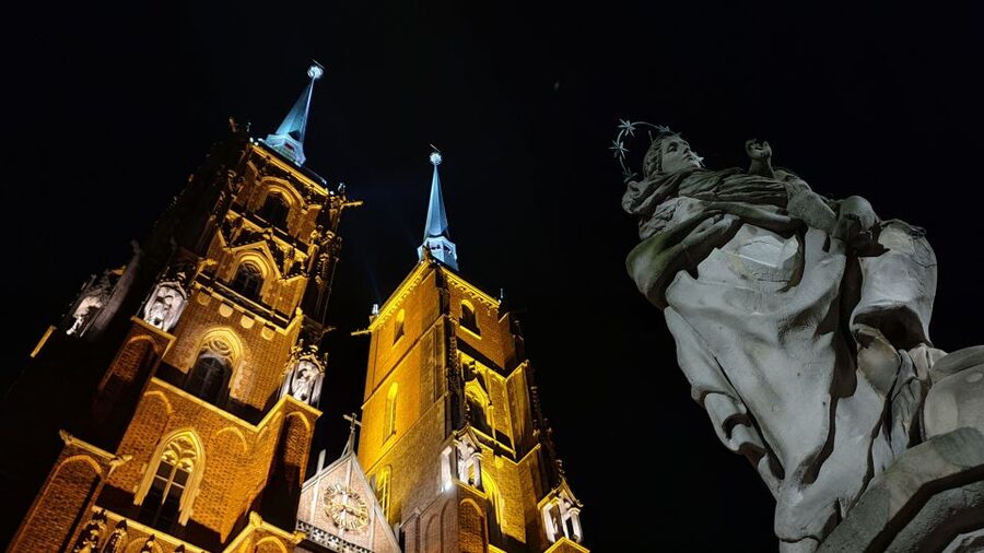 Wroclaw: Guided City Night Tour (2 hours) - What the $47 price delivers