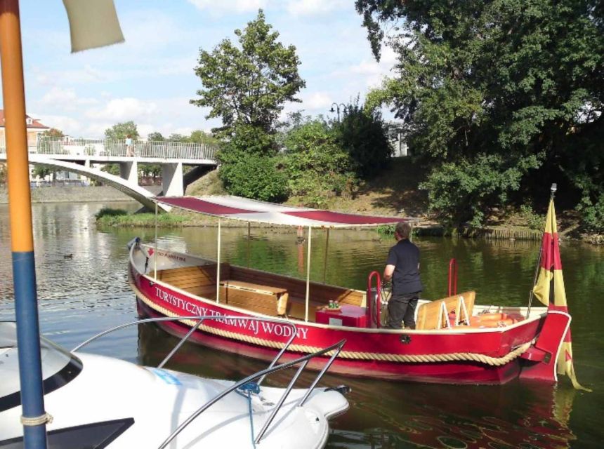 Wroclaw: Old City Walk and Cruise with Small Gondola - The real price: guide fee plus €15 per person
