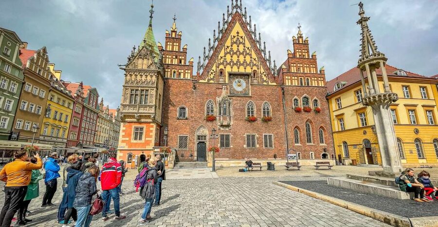 Wrocław: Old Town and Ostrów Tumski Walking Tour in English - Why this walk is a smart first look at Wrocław