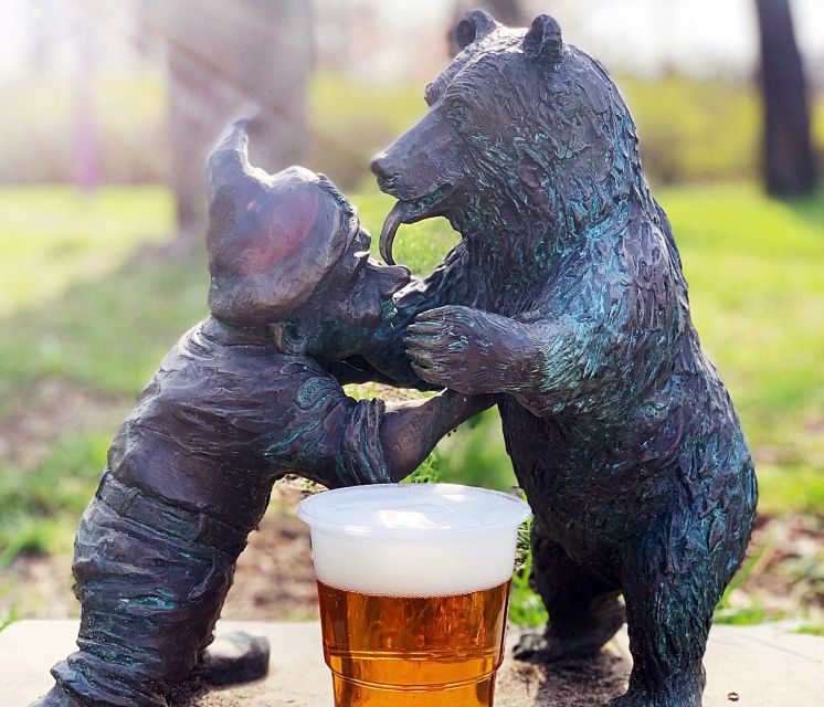 Wrocław: Polish Craft Beer Walking Tour with Tastings - Meeting the guide and setting off through Wrocław